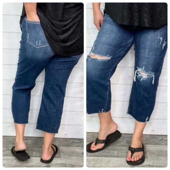 Judy Blue EUC (worn once) High Rise Distressed Wide Leg Crops size 15 - Picture 3 of 5